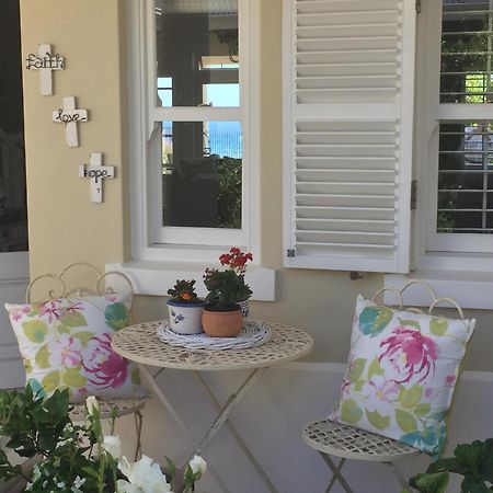 Sandals Beach Villa Херманус Экстерьер фото